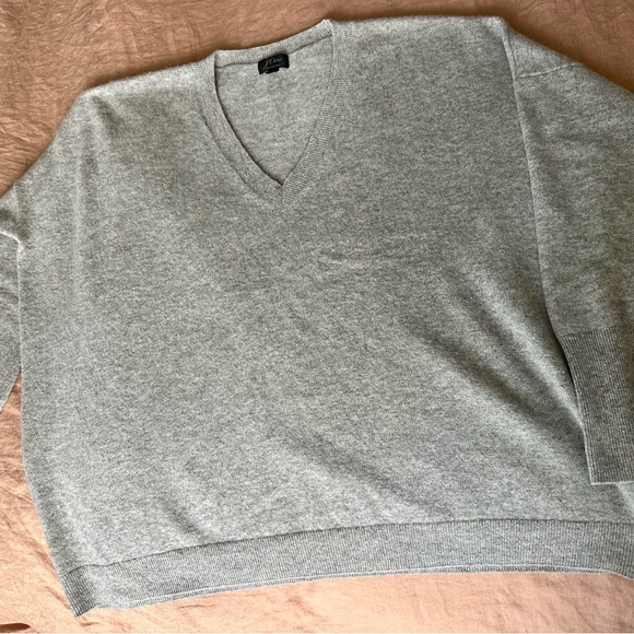 J. Crew 100% Cashmere V-neck Boyfriend Sweater - Picture 2 of 5